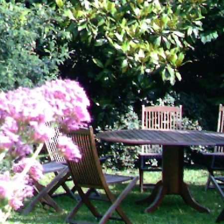 La Tour Des Laudes فندق مبيت وإفطار 3*