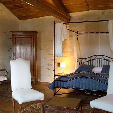 Bed & Breakfast La Tour Des Laudes 3*