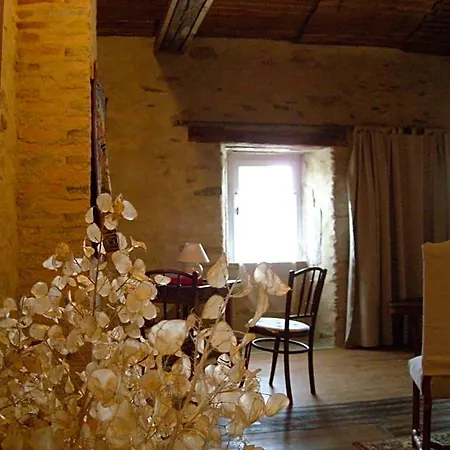Bed & Breakfast La Tour Des Laudes 3*