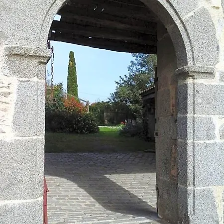Bed & Breakfast La Tour Des Laudes 3*