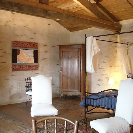 فندق مبيت وإفطار La Tour Des Laudes 3*